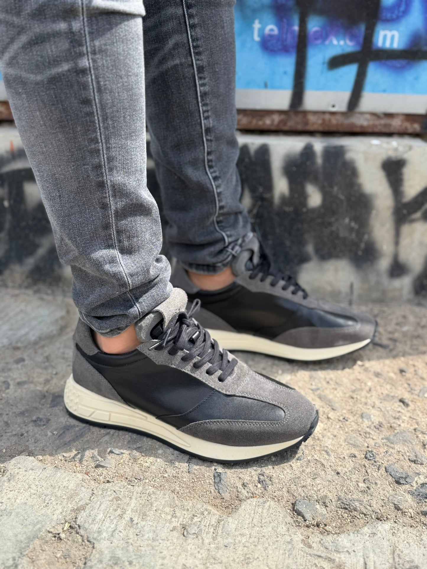 2103 GAMUZA GRIS VITELLO NEGRO