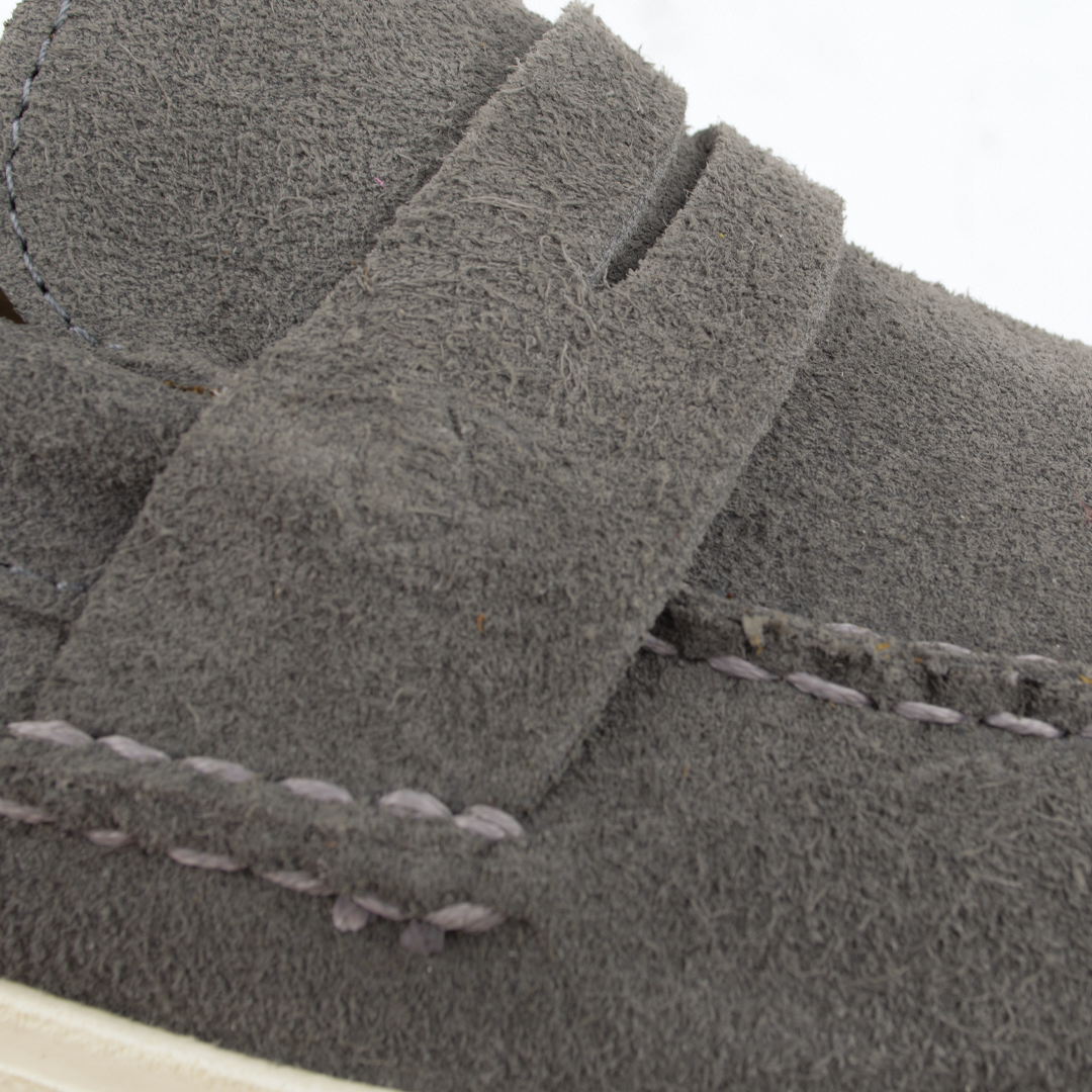8651 GAMUZA GRIS